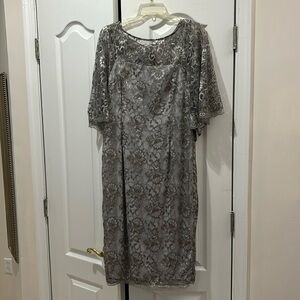 Adrianna Papell 12 silver lace dress with silver grey lining nwt vintage 90’s